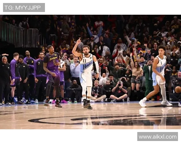 特雷杨引领亚特兰大老鹰队重返季后赛的辉煌之路与挑战